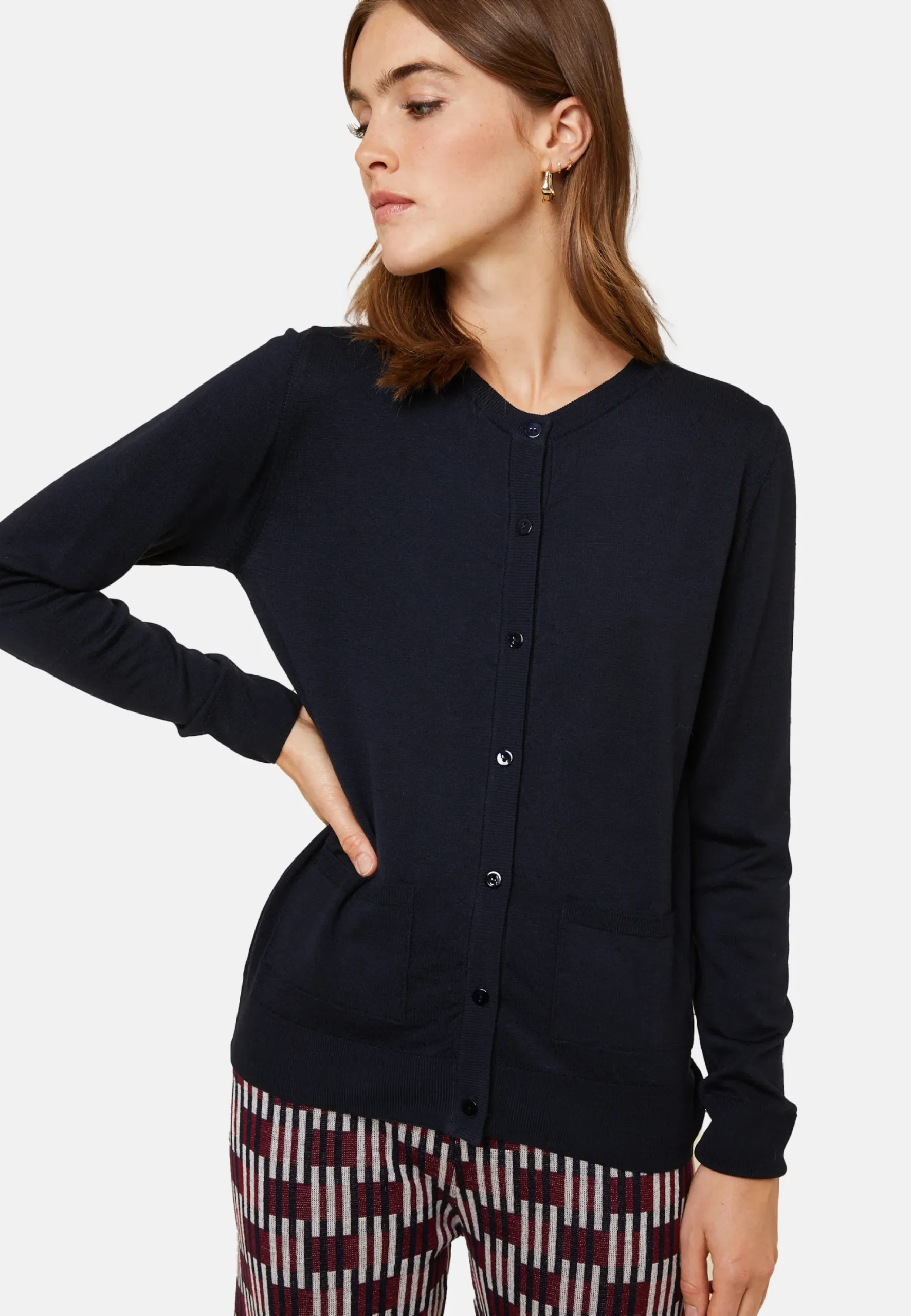 Maison Montagut Cardigan Boutonne Col Rond A Poches En Laine Merinos - Amalia>Femme Vestes Et Gilets