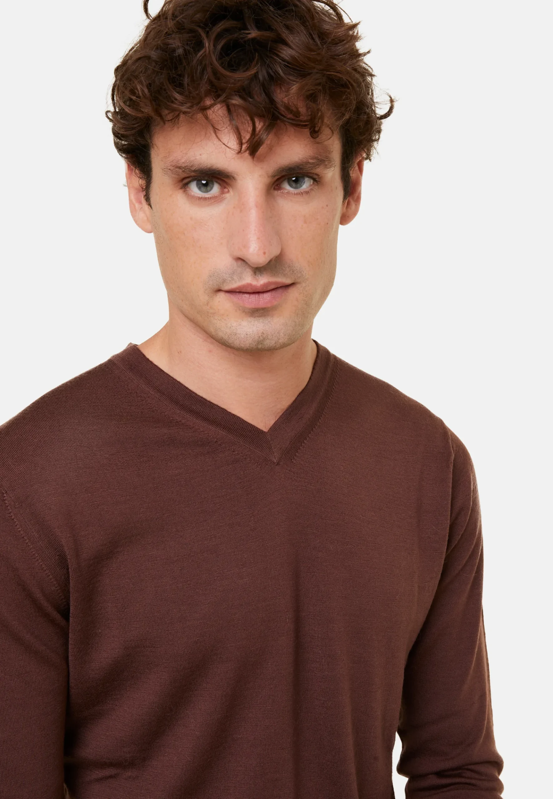 Maison Montagut Pull Col V Avec Logo En Laine Merinos - Elmo>Homme Pulls