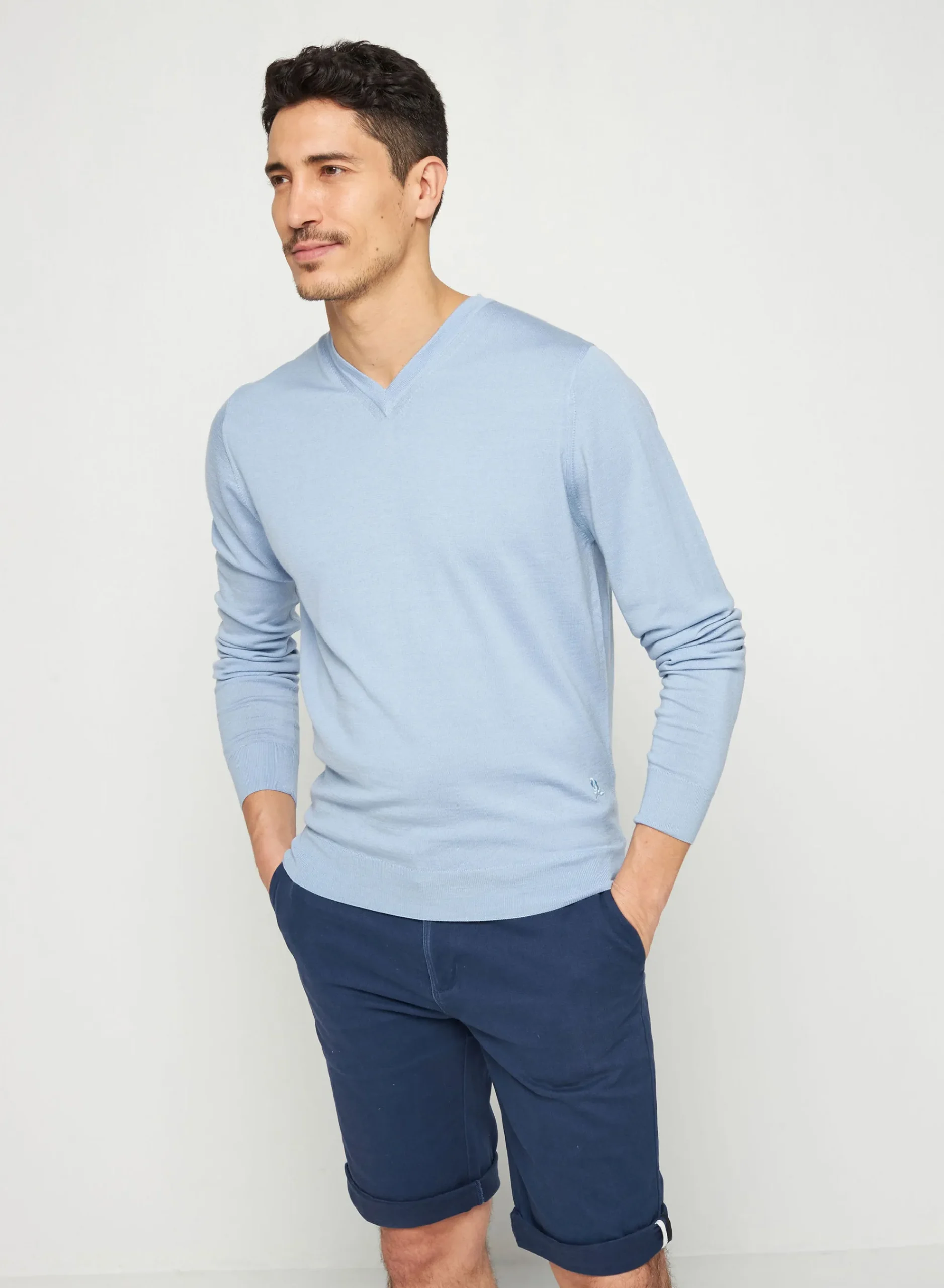 Maison Montagut Pull Col V Avec Logo En Laine Merinos - Elmo>Homme Pulls