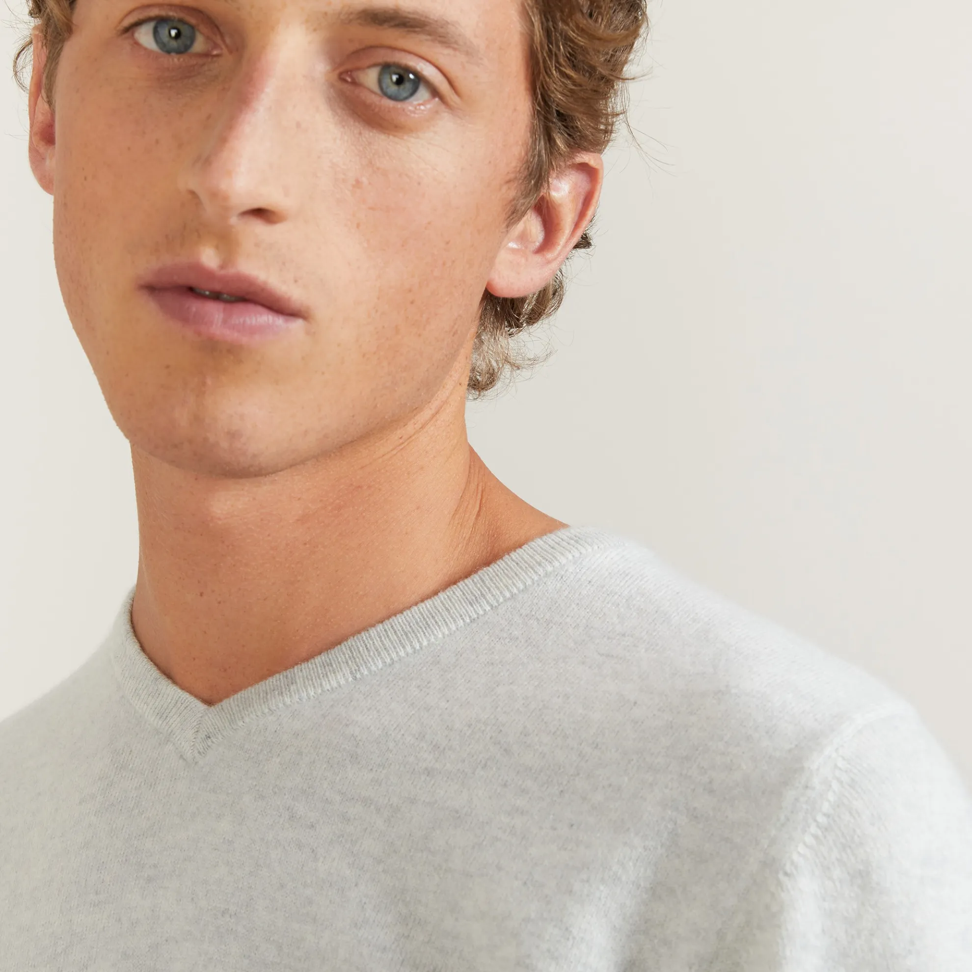 Maison Montagut Pull Col V En Cachemire - Benjamin>Homme Pulls