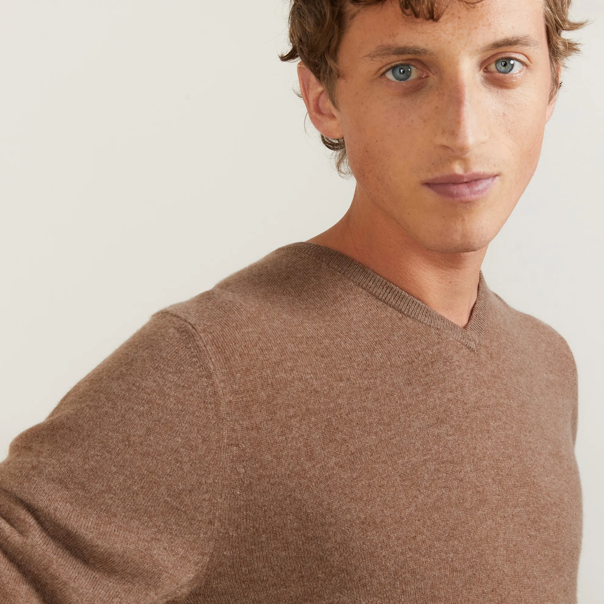 Maison Montagut Pull Col V En Cachemire - Benjamin>Homme Pulls