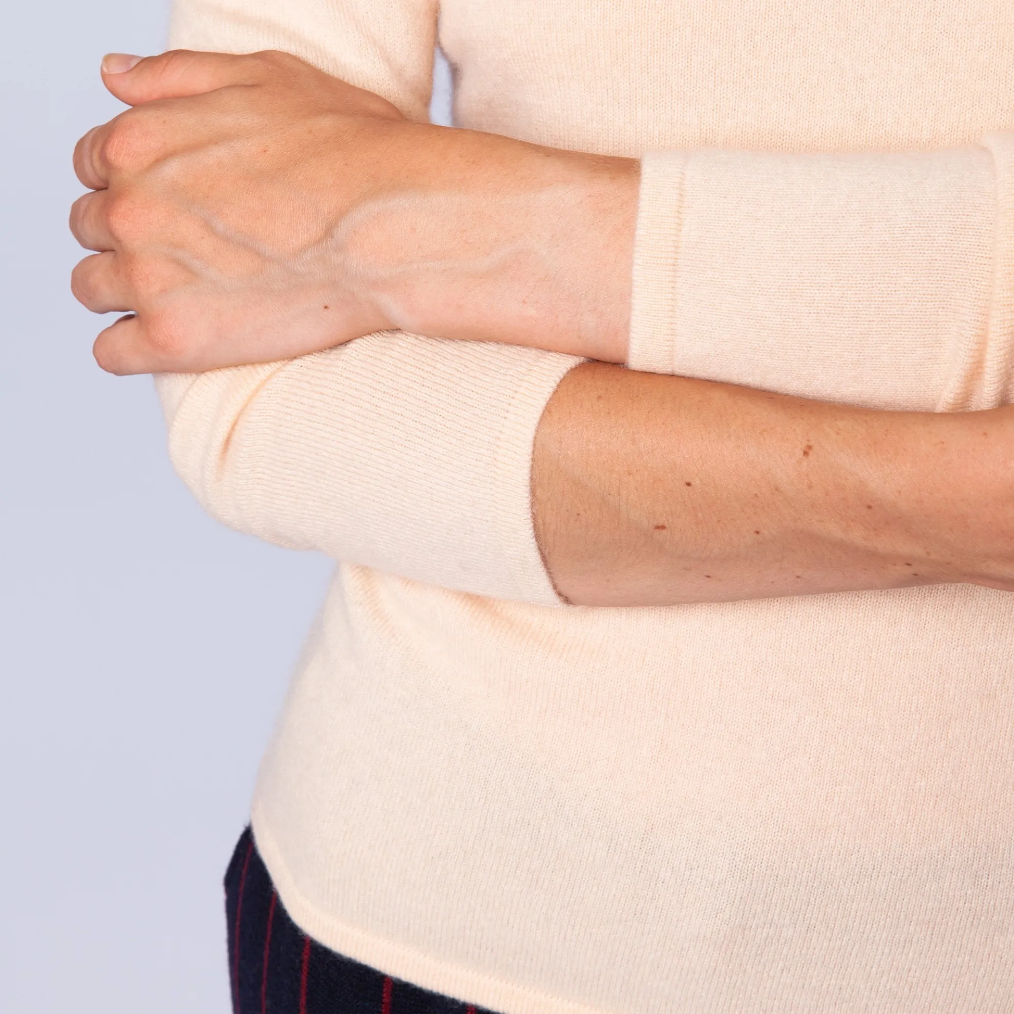 Maison Montagut Pull Col V En Cachemire Intemporel - Eniva>Femme Pulls