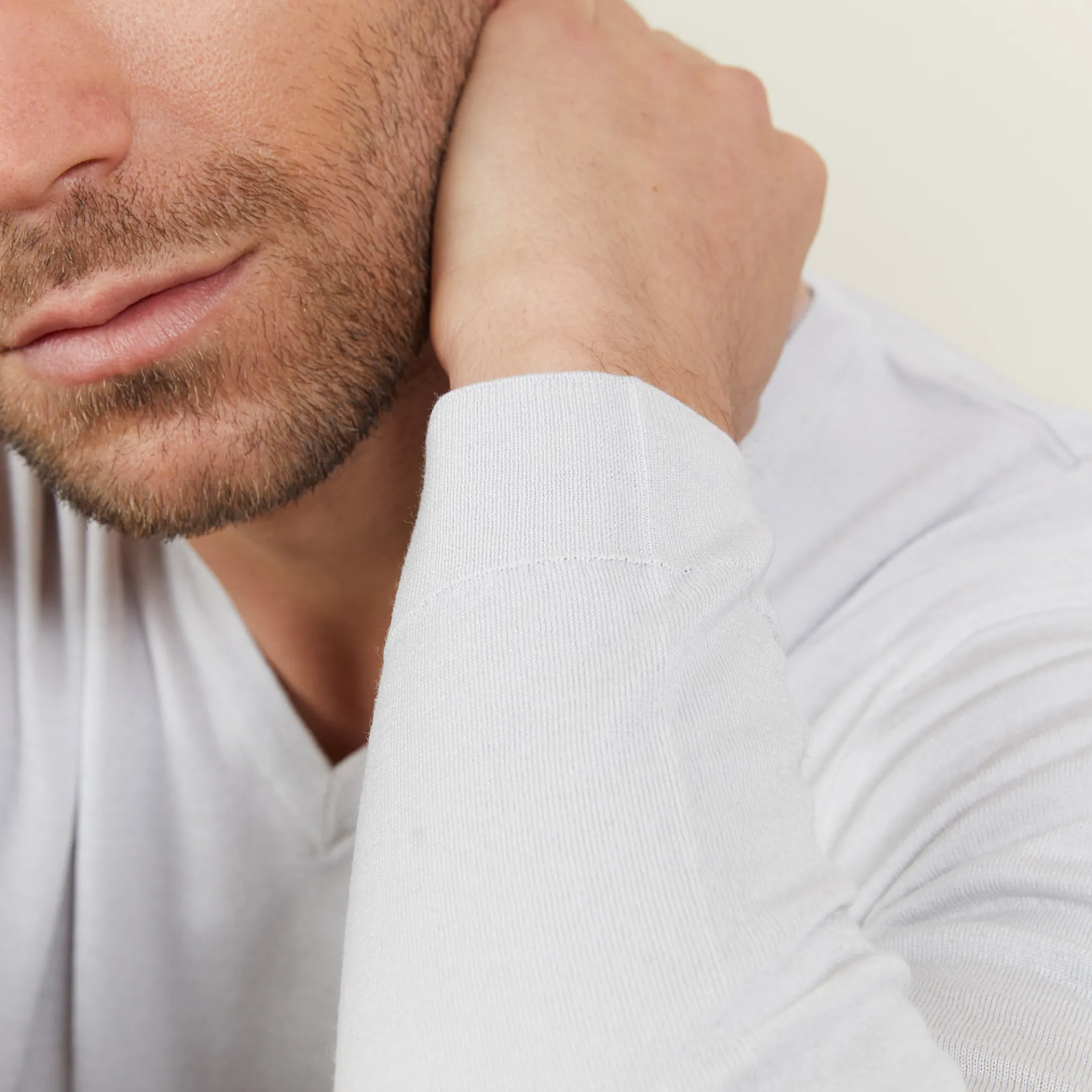 Maison Montagut Pull Col V En Laine Et Soie - Bessie>Homme Pulls