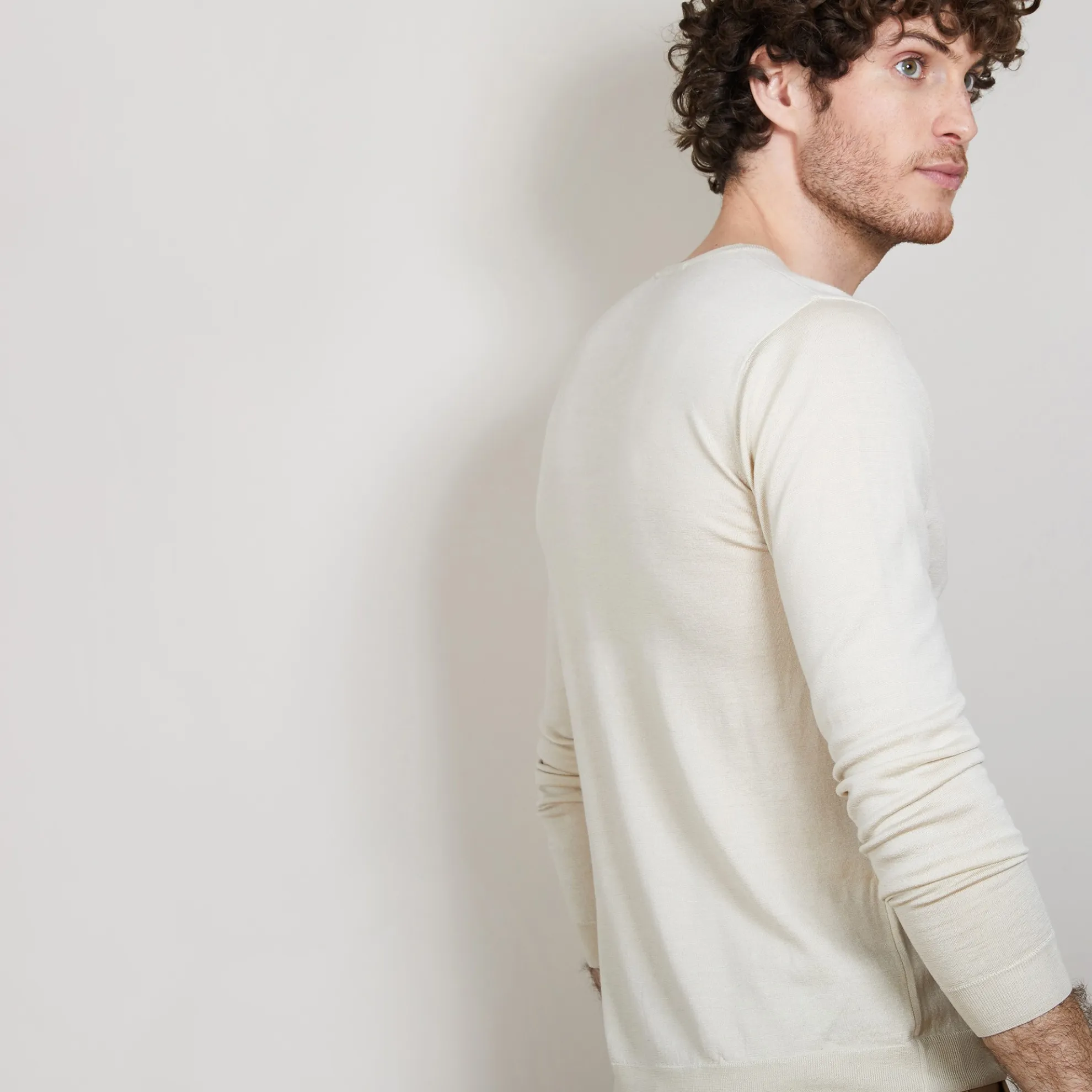 Maison Montagut Pull Col V En Laine Et Soie - Basil>Homme Pulls