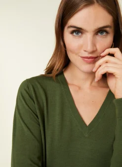 Maison Montagut Pull Col V En Laine Merinos - Arya><noscript><img width=