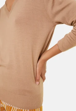 Maison Montagut Pull Col V En Laine Merinos - Arya><noscript><img width=