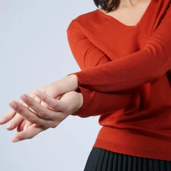 Maison Montagut Pull Col V En Laine Merinos - Barbara><noscript><img width=