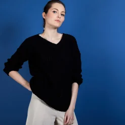 Maison Montagut Pull Col V En Maille Cotelee - Bulle><noscript><img width=