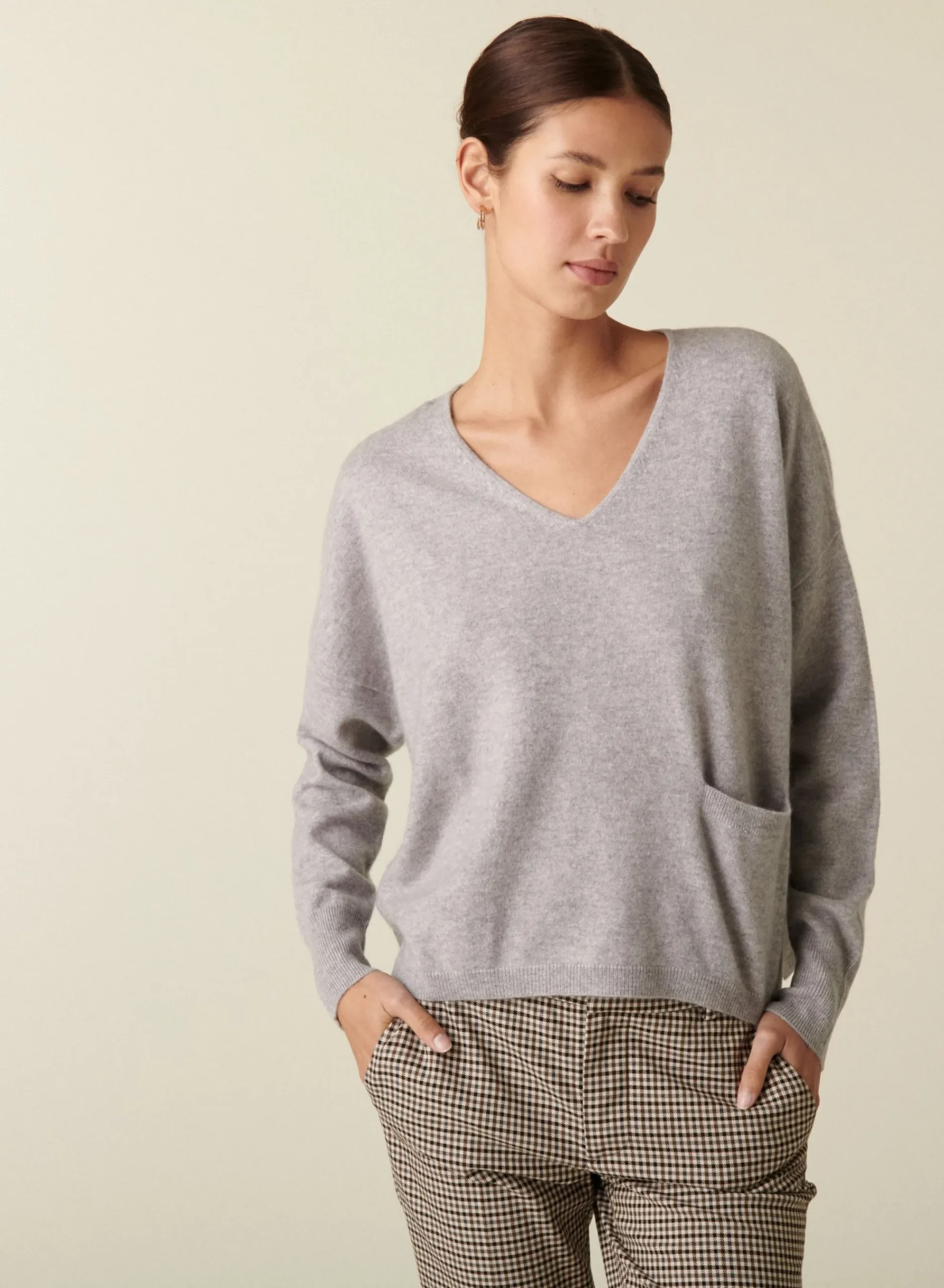 Maison Montagut Pull Court Col V En Cachemire Avec Poches - Balba>Femme Pulls