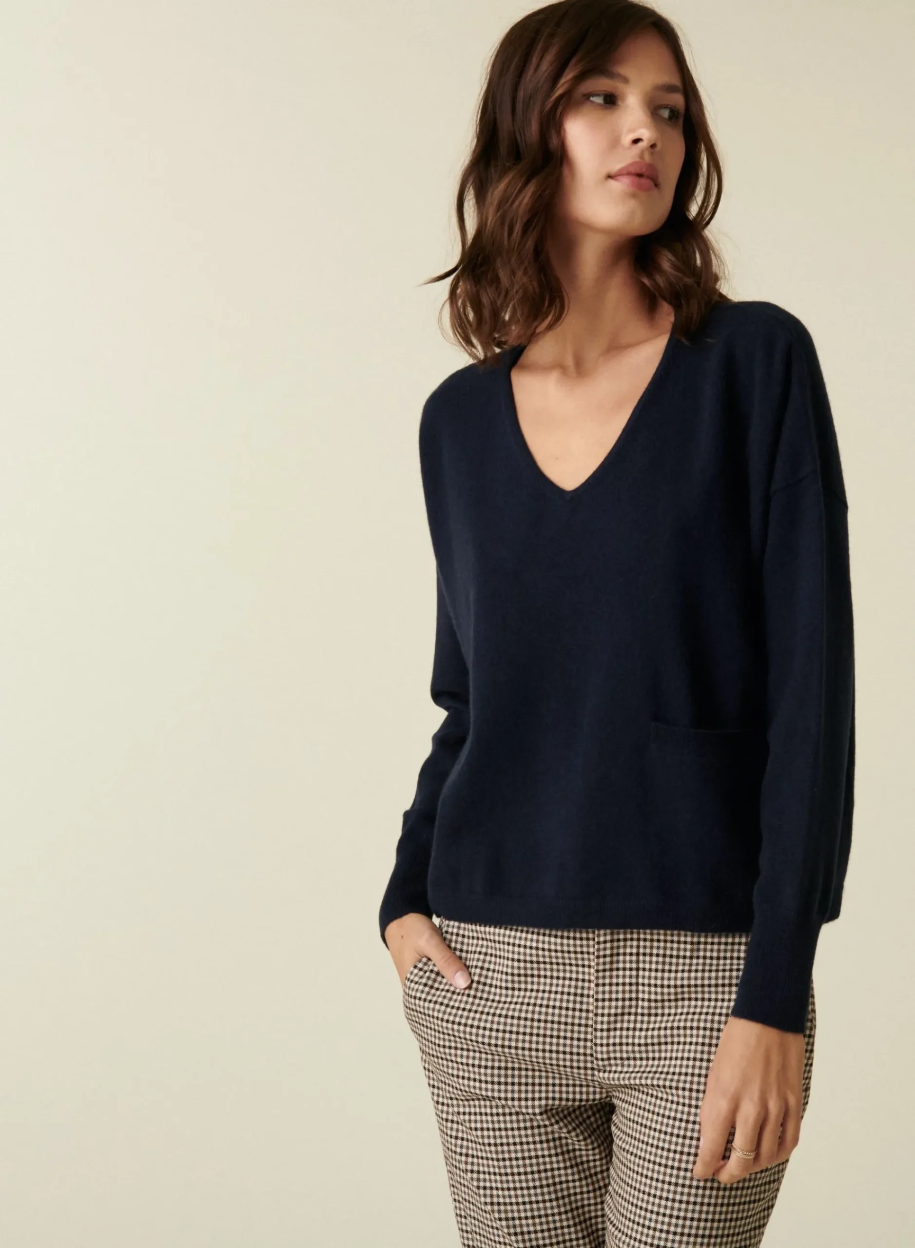 Maison Montagut Pull Court Col V En Cachemire Avec Poches - Balba>Femme Pulls