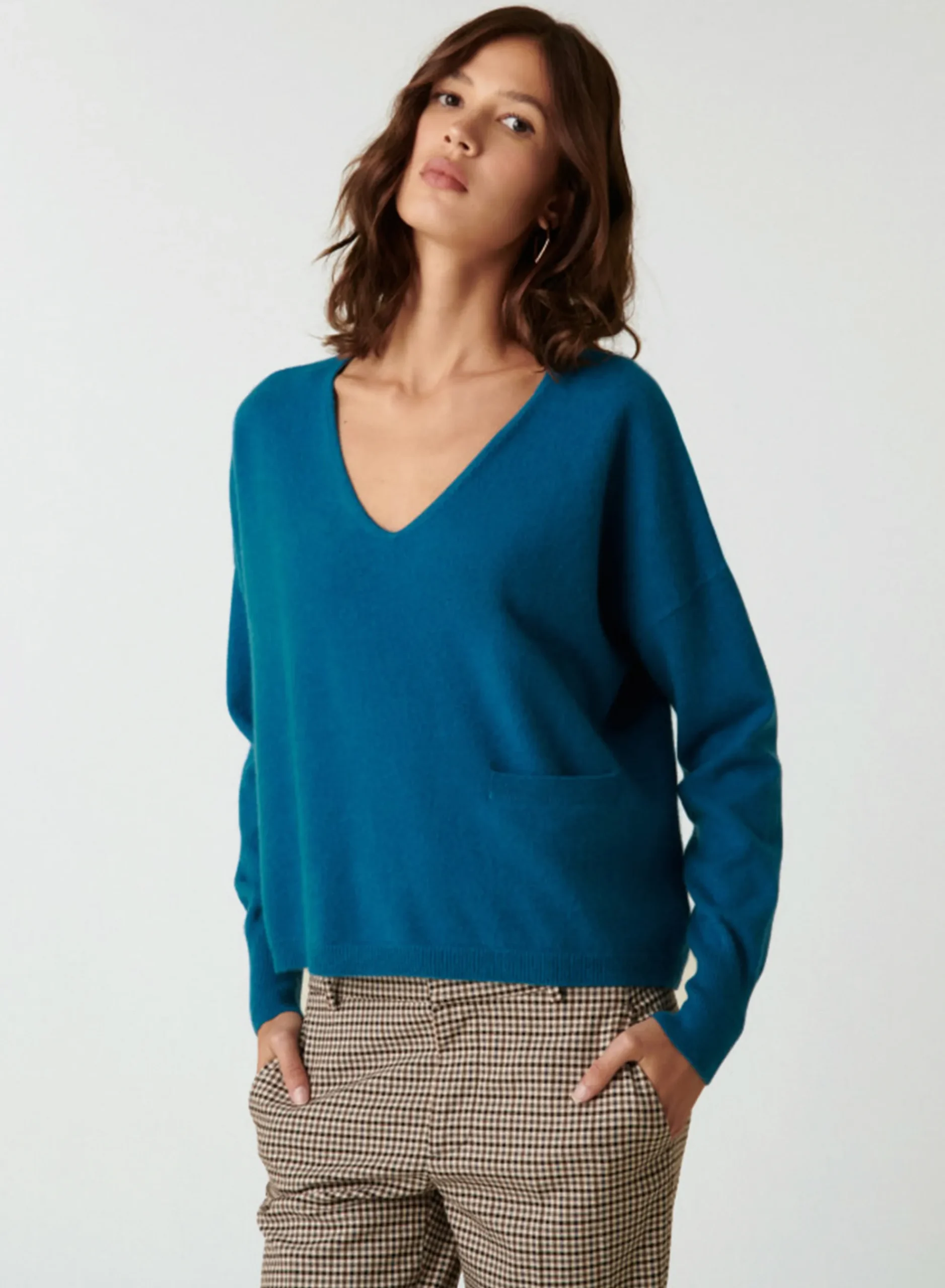 Maison Montagut Pull Court Col V En Cachemire Avec Poches - Balba>Femme Pulls