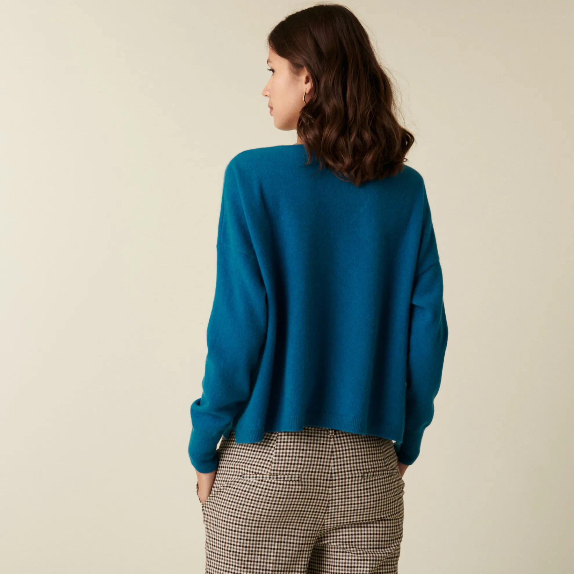 Maison Montagut Pull Court Col V En Cachemire Avec Poches - Balba>Femme Pulls