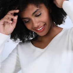 Maison Montagut Pull Court Col V En Cachemire Avec Poches - Balba><noscript><img width=