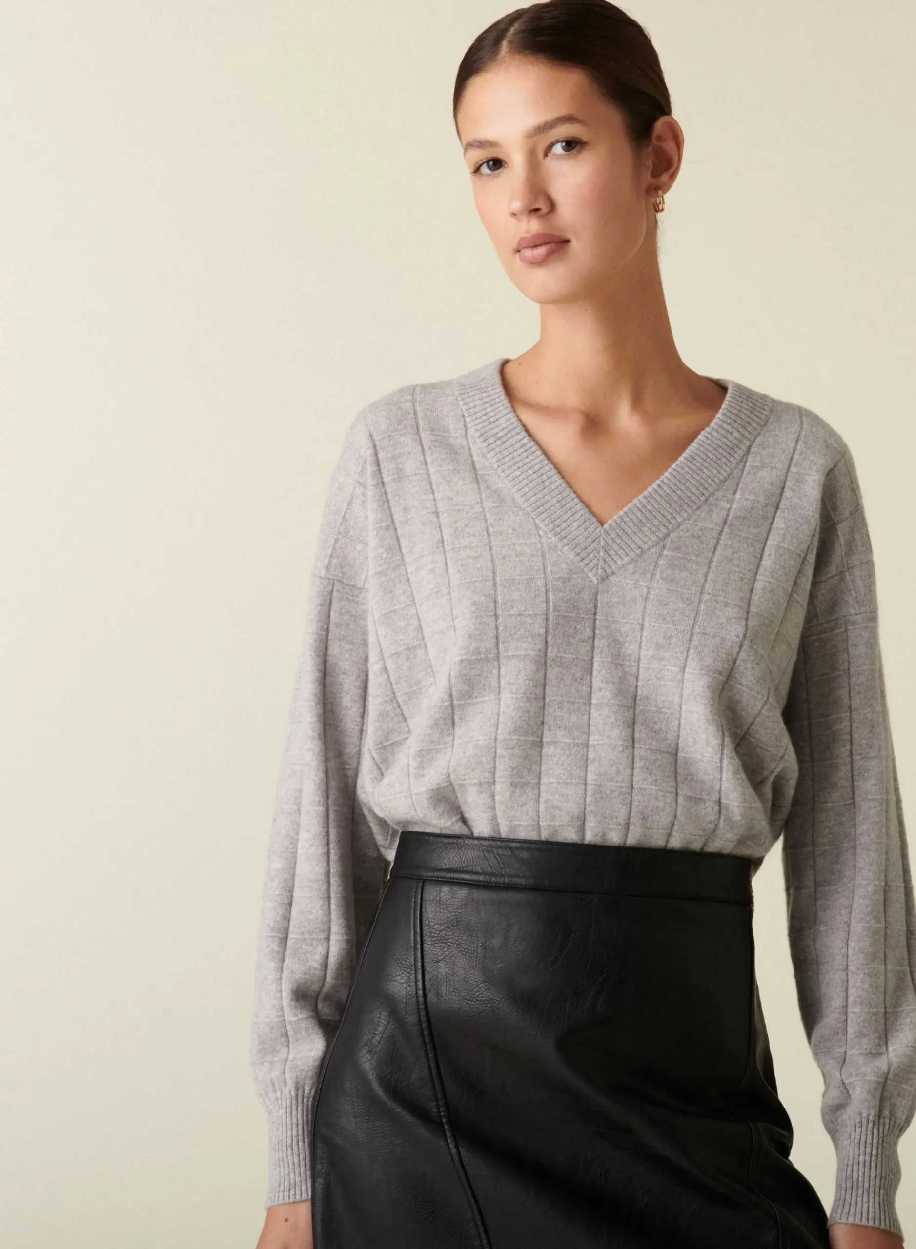 Maison Montagut Pull En Cachemire Col V En Jeu De Maille Quadrille - Canelle>Femme Pulls