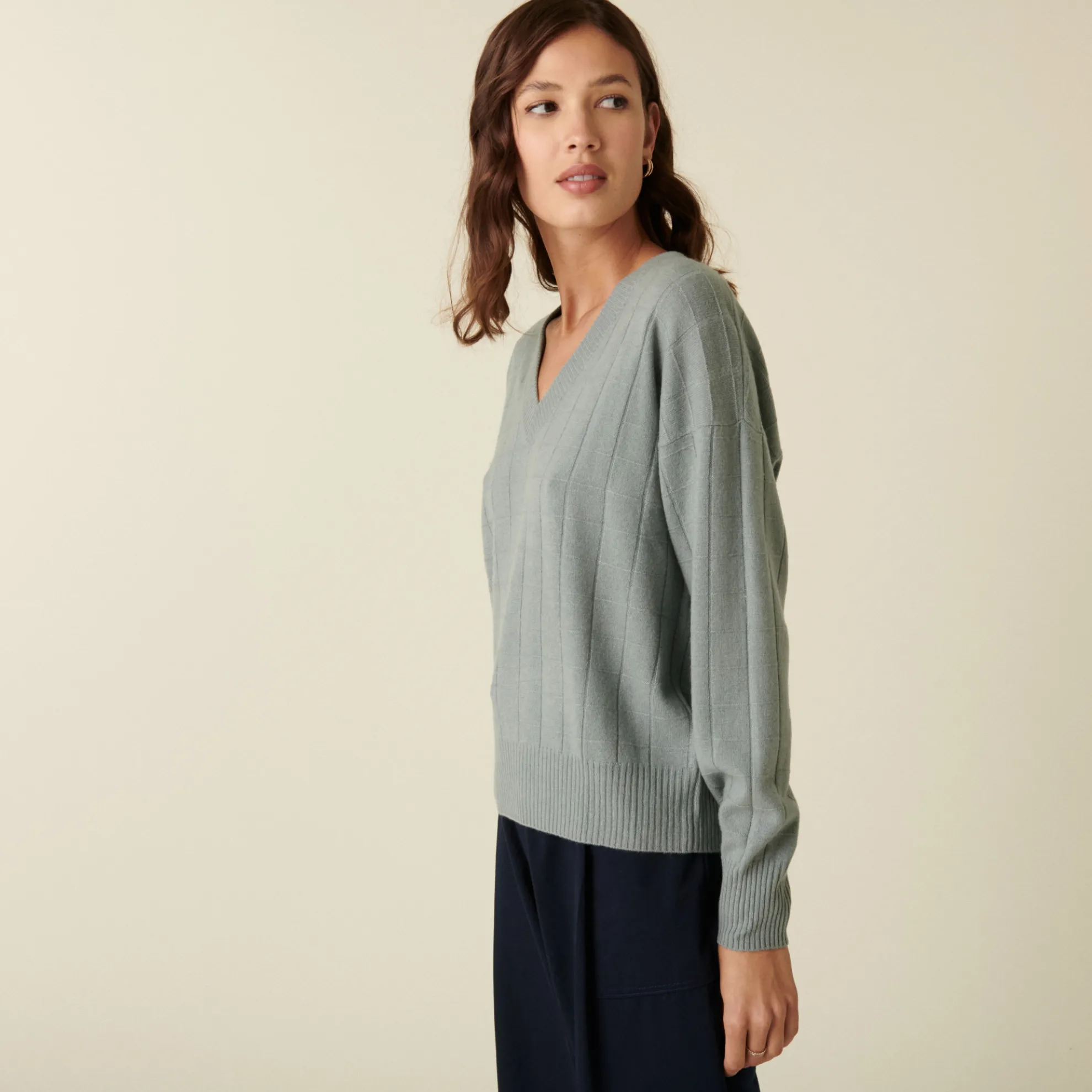 Maison Montagut Pull En Cachemire Col V En Jeu De Maille Quadrille - Canelle>Femme Pulls