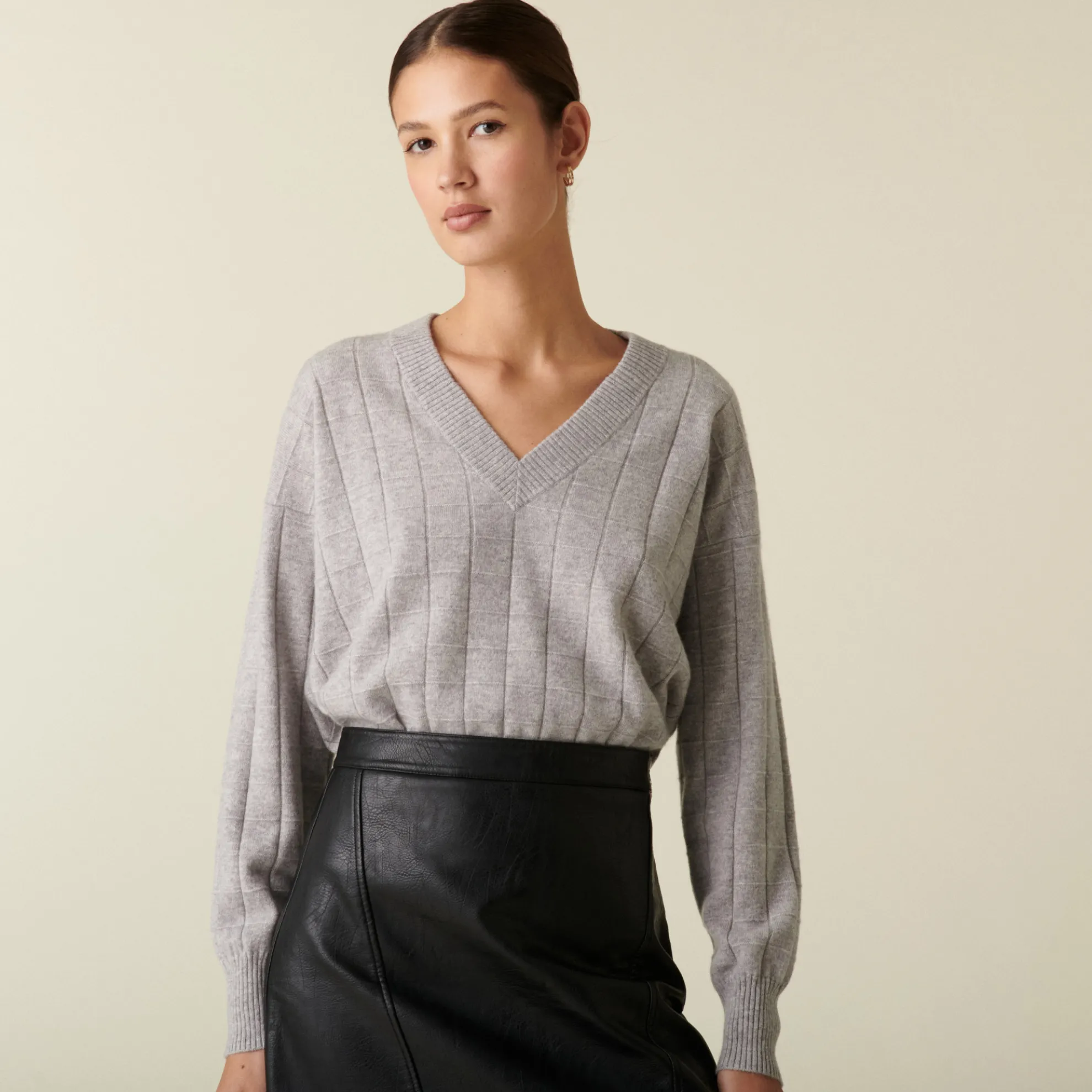 Maison Montagut Pull En Cachemire Col V En Jeu De Maille Quadrille - Canelle>Femme Pulls