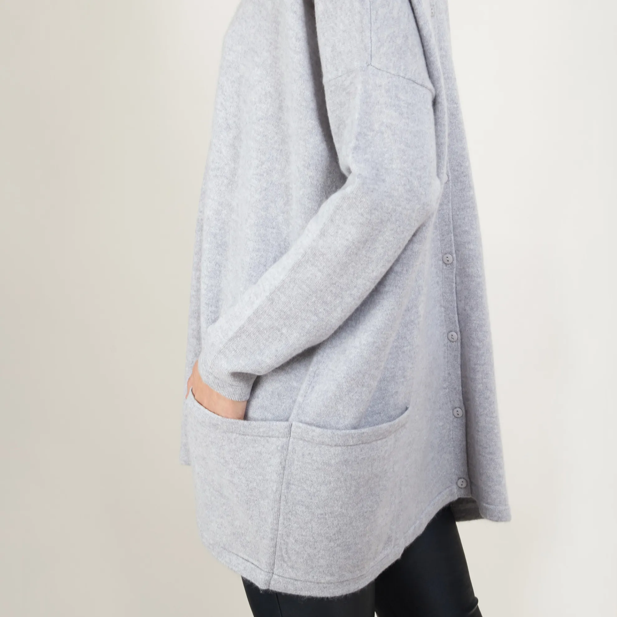Maison Montagut Pull Oversize Col V En Cachemire Boutonne Dos - Binta>Femme Pulls